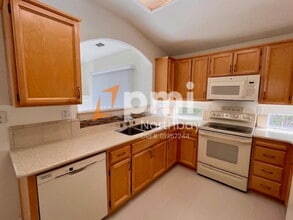 230 Bartlett Ln in Vacaville, CA - Building Photo - Building Photo