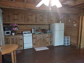 8035 NW 120th St in Reddick, FL - Foto de edificio - Building Photo