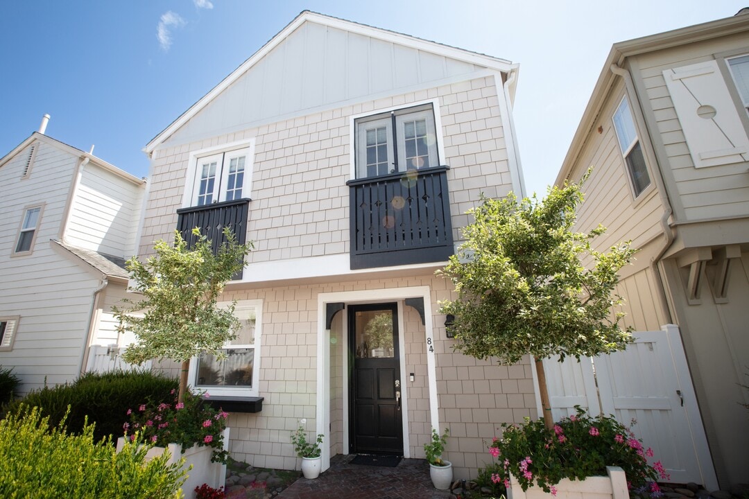 1800 S Pacific Coast Hwy in Redondo Beach, CA - Building Photo