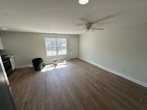 35 Wyatt Ln in Hartsville, TN - Foto de edificio - Building Photo