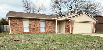 2109 Meridian Dr in Norman, OK - Building Photo