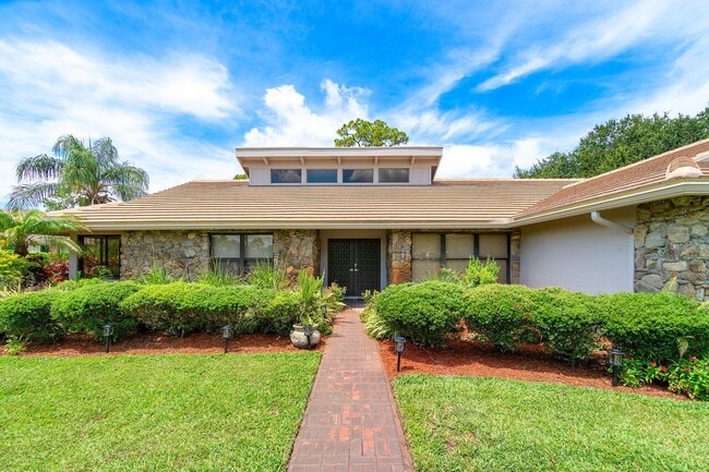 property at 9405 Dundee Dr