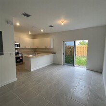 16275 SW 292nd St in Homestead, FL - Foto de edificio - Building Photo