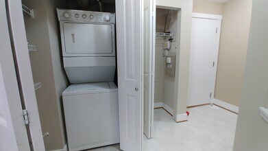 5740-5740 Toronto Rd in Vancouver, BC - Building Photo - Building Photo