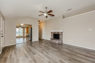 5904 Heatherglen Terrace in Fort Worth, TX - Building Photo - Building Photo