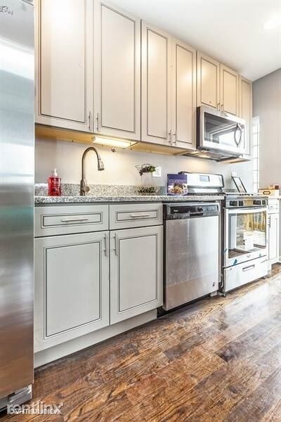 1010 S 1st Ave in Maywood, IL - Foto de edificio - Building Photo