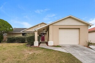 7700 Vienna Ln in Port Richey, FL - Building Photo