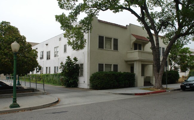 119 N Kenwood St in Glendale, CA - Building Photo - Building Photo