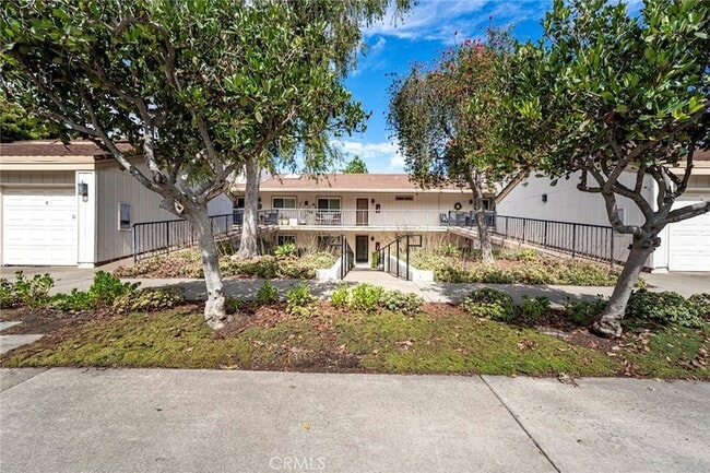 3413 Punta Alta, Unit B in Laguna Woods, CA - Building Photo - Building Photo