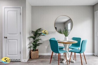 9532 Hood Rd in Jacksonville, FL - Foto de edificio - Building Photo