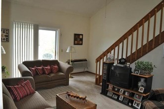 Douglas Terrace Apartments in Racine, WI - Building Photo - Interior Photo