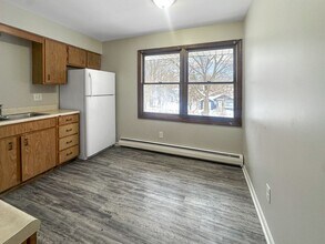 130 S Clarendon St in Kalamazoo, MI - Building Photo - Building Photo