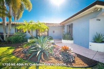 1750 NE 40th Pl in Oakland Park, FL - Foto de edificio - Building Photo