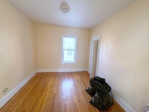 145 College Ave, Unit 2 in Somerville, MA - Building Photo - Building Photo