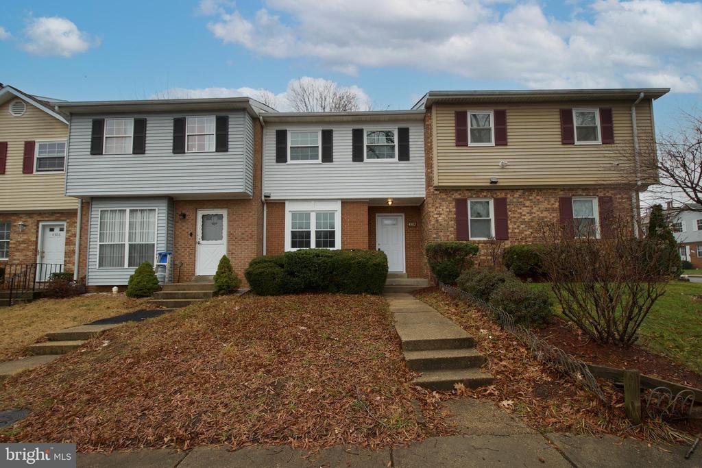 4382 Ensbrook Ln in Woodbridge, VA - Building Photo