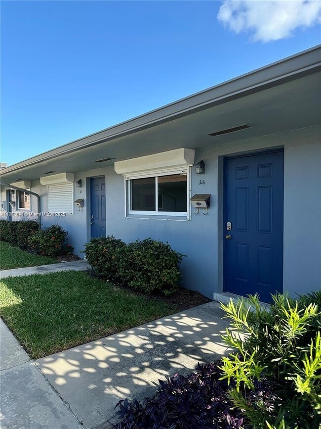 property at 1821 N 17th Ct