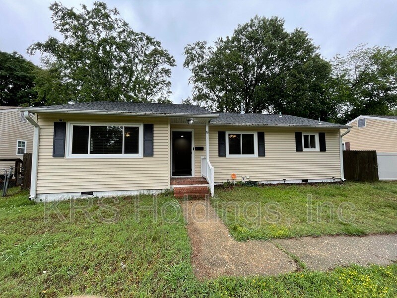 9 Kingslee Ln in Hampton, VA - Building Photo