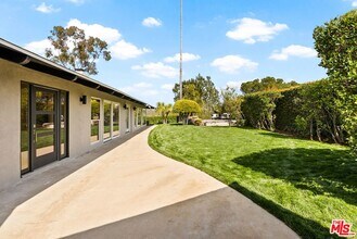 2058 Westridge Rd in Los Angeles, CA - Building Photo - Building Photo