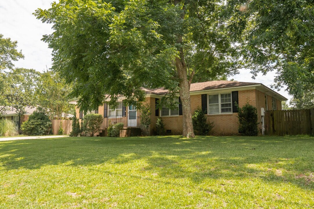 1329 White House Blvd in Charleston, SC - Building Photo
