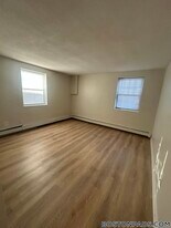 66 Mill St in Woburn, MA - Building Photo