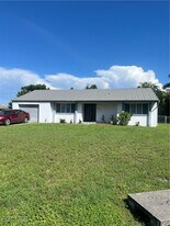2841 SE 17th Ave in Cape Coral, FL - Building Photo