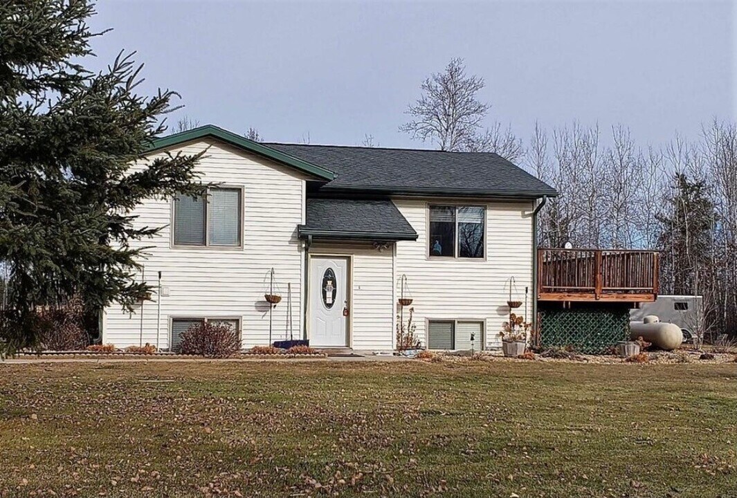 6101 Mid-Valley Ln NW in Bemidji, MN - Building Photo