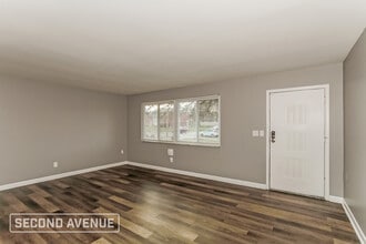 940 Hollytree Dr in Cincinnati, OH - Foto de edificio - Building Photo