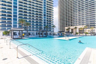 1830 S Ocean Dr, Unit 2608 in Hallandale Beach, FL - Building Photo - Building Photo