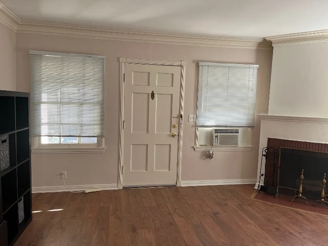 10331 Ashton Ave in Los Angeles, CA - Foto de edificio - Building Photo