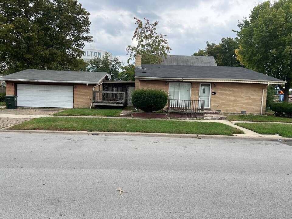 14941 Evans Ave in Dolton, IL - Building Photo
