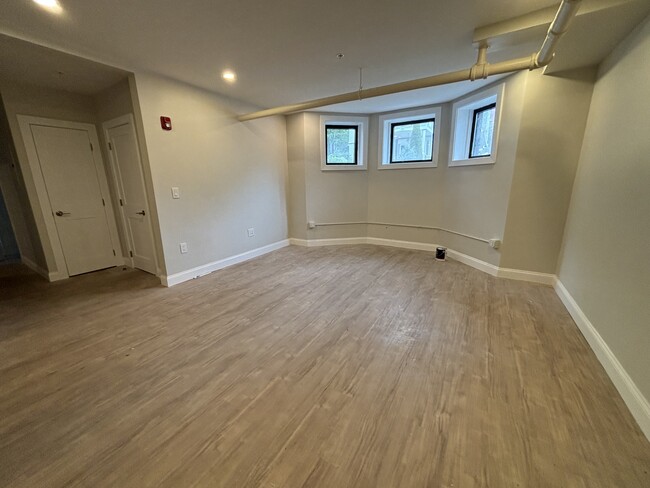 24 Orkney Rd, Unit C in Boston, MA - Building Photo - Building Photo