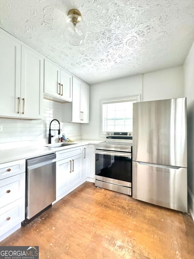 property at 52 Delmont Dr NE