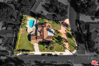 10440 Johanna Ave in Los Angeles, CA - Building Photo - Building Photo