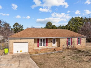 110 Wanchese Way in New Bern, NC - Building Photo - Building Photo