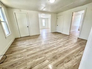27 Milton Ave, Unit 1 in Amsterdam, NY - Building Photo - Building Photo
