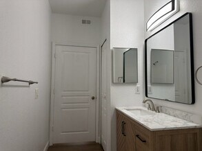 17101 Carrington Park Dr, Unit #415 in Tampa, FL - Foto de edificio - Building Photo