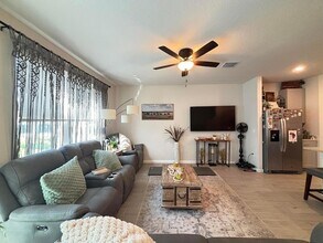 2410 SE Tarvest Wy in Stuart, FL - Foto de edificio - Building Photo