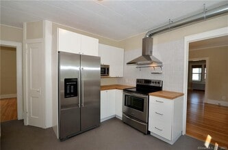 27 Argyle Ave in West Hartford, CT - Building Photo - Building Photo