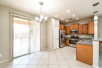 7205 W Jones Ave in Phoenix, AZ - Building Photo - Building Photo