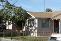 1073 Hoffman Ave in Long Beach, CA - Building Photo - Building Photo