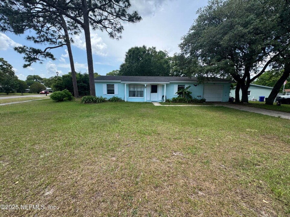 283 Almansa Rd in St. Augustine, FL - Foto de edificio