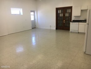 208 Center St in Wimbledon, ND - Foto de edificio - Building Photo