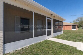 208 Ichabod Ave in Lehigh Acres, FL - Building Photo - Building Photo