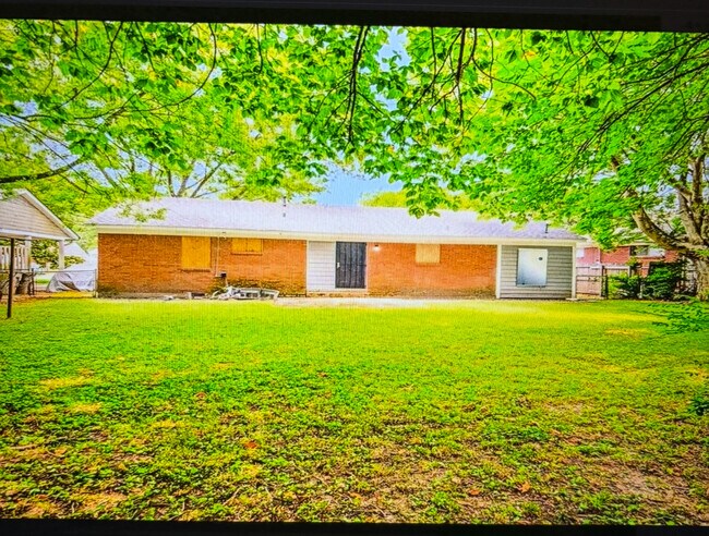 3400 Hallbrook St in Memphis, TN - Building Photo - Building Photo
