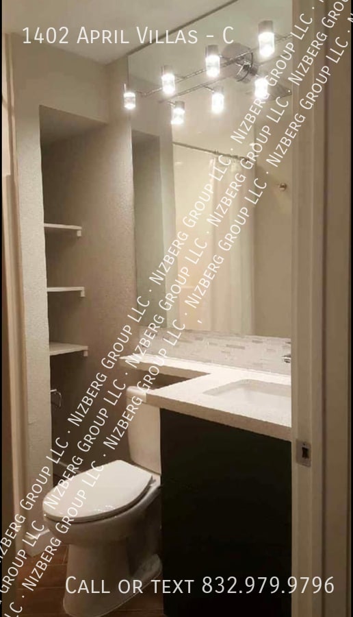 1402 April Villas in Montgomery, TX - Building Photo - Building Photo