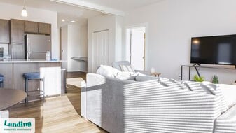 9906 Runway Dr in Indianapolis, IN - Building Photo