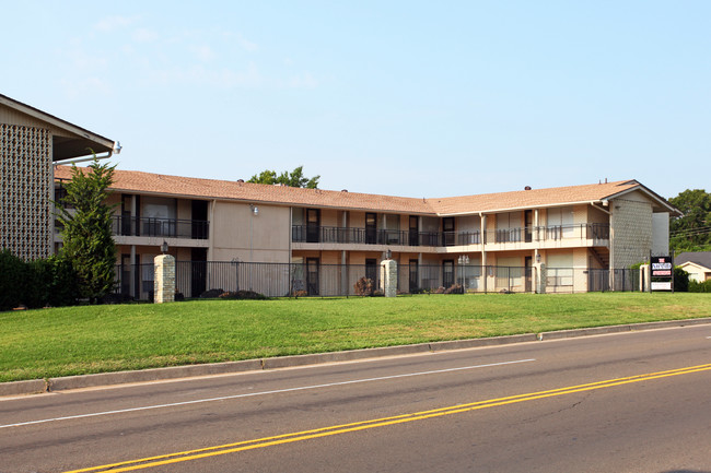 The Nomad Apartments in Oklahoma City, OK - Foto de edificio - Building Photo