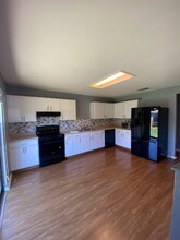 1214 Champion Dr in Round Rock, TX - Foto de edificio - Building Photo