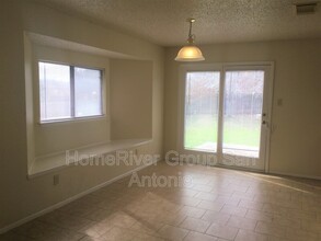15447 Corian Creek Dr in San Antonio, TX - Building Photo - Building Photo