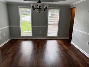 525 Calmwater Ln in Alpharetta, GA - Foto de edificio - Building Photo